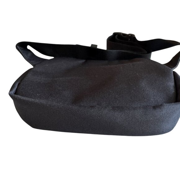 Herschel Fifteen Waist Pack Black 2.0L Fanny Pack Chest Bag Travel Zip Adjust - Picture 11 of 14